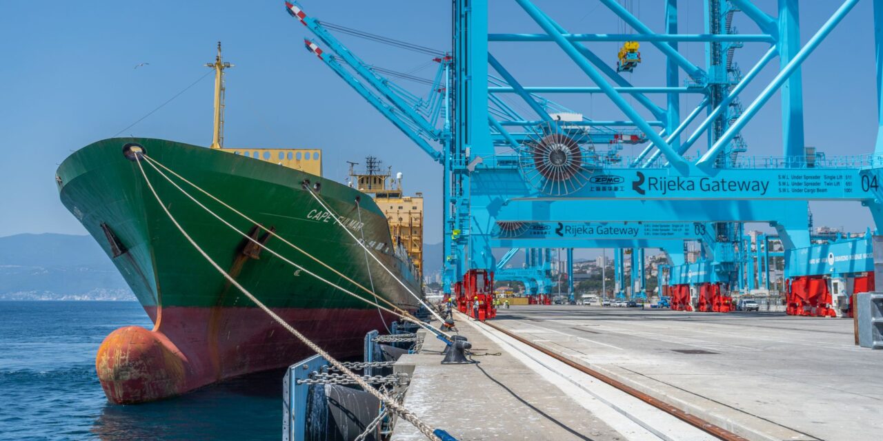 A Rijeka Gateway prima nave e primo treno<h2 class='anw-subtitle'>Al porto di Fiume iniziati i test finali per il nuovo terminal container, pronto a entrare in funzione da settembre</h2>