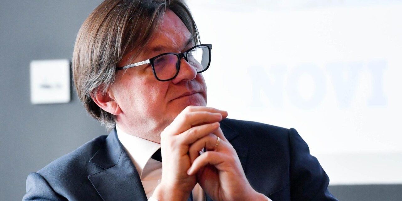 Denis Vukorepa confermato direttore dell’Authority di Fiume<h2 class='anw-subtitle'>Mandato rinnovato per quattro anni. Il presidente Hlača: «Continuità essenziale per il più grande sistema portuale croato»</h2>