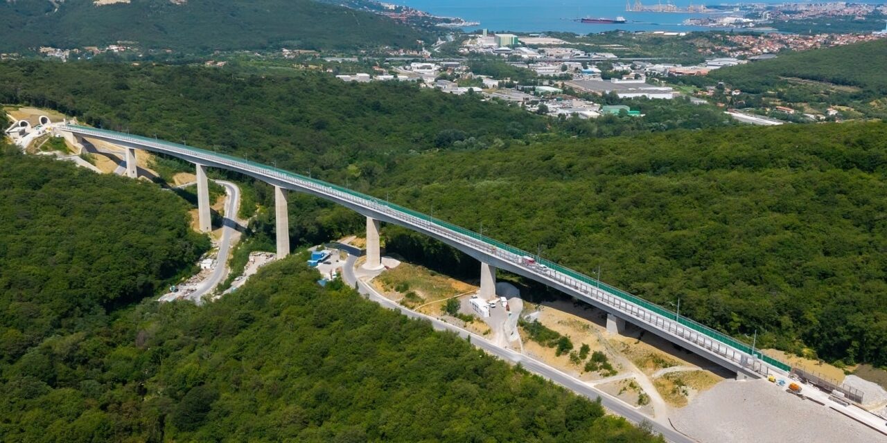 Ferrovia Capodistria-Divaccia: i test a marzo<h2 class='anw-subtitle'>Il secondo tratto della nuova linea a servizio dello scalo sloveno vedrà concludere i lavori a settembre del 2026</h2>