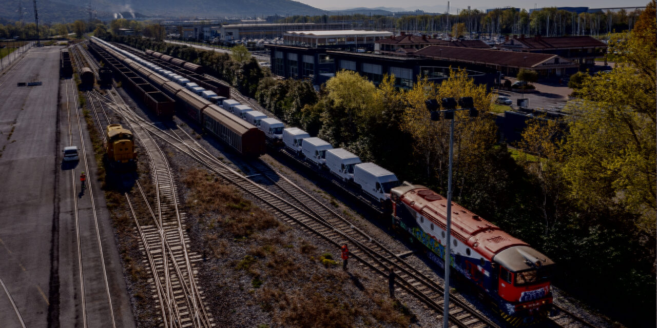 Porto di Monfalcone, nuovo locomotore per sostenere crescita traffici<h2 class='anw-subtitle'>Gli operatori sperano in un potenziamento strutturale: necessario il raddoppio della manovra interna tra banchina e stazione</h2>