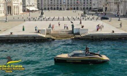 Trieste, vedetta a propulsione ibrida per la Guardia di Finanza<h2 class='anw-subtitle'>La nuova unità “V.A.I. 323” rafforza le capacità operative e tutela l’ecosistema marino nell’area di Miramare</h2>