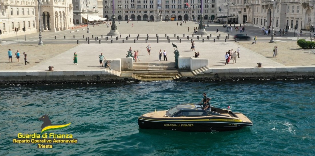 Trieste, vedetta a propulsione ibrida per la Guardia di Finanza<h2 class='anw-subtitle'>La nuova unità “V.A.I. 323” rafforza le capacità operative e tutela l’ecosistema marino nell’area di Miramare</h2>