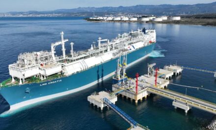 Rigassificatore Veglia (Croazia): nave FSRU di nuovo al suo posto<h2 class='anw-subtitle'>La parte fondamentale del terminal è reduce da un upgrade eseguito in Turchia</h2>