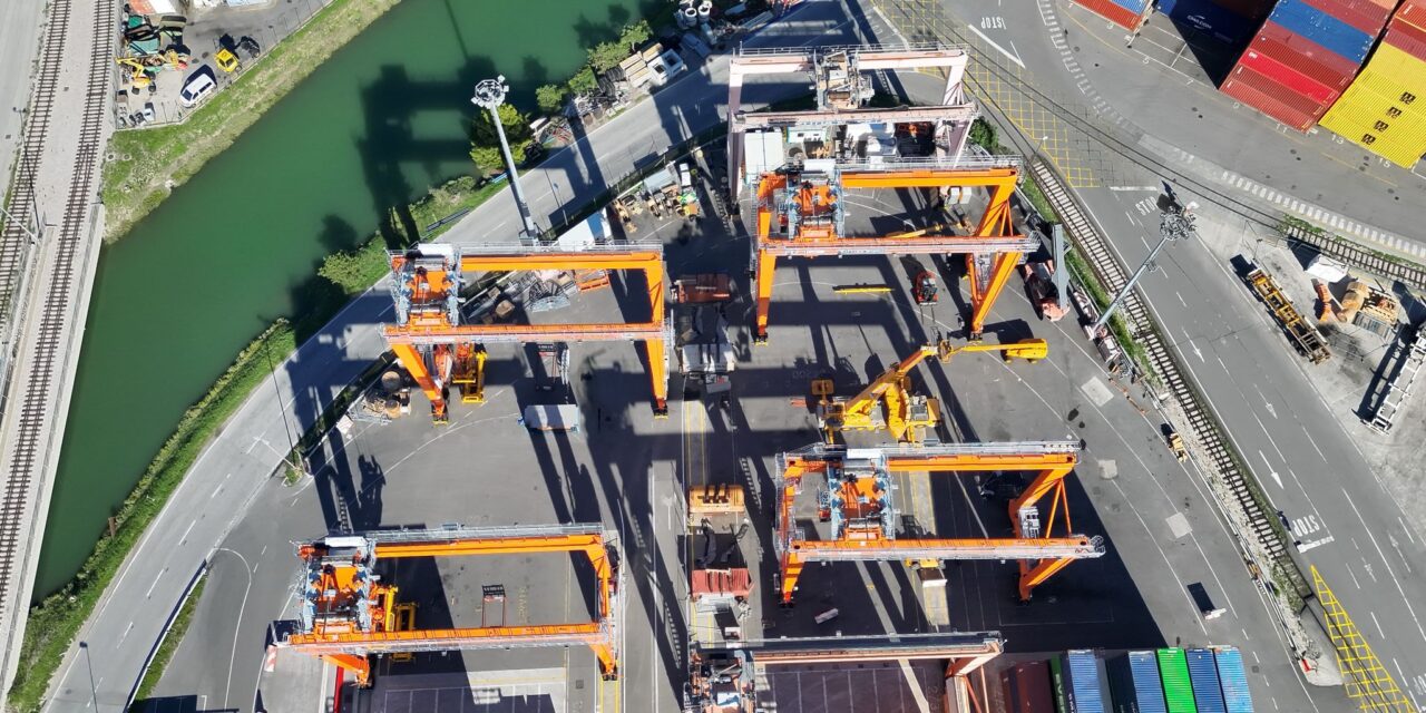 Cala la congestione al porto di Capodistria: più spazio per i container<h2 class='anw-subtitle'>Luka Koper introduce quattro nuove gru RTG elettriche. In corso di completamento un'are di stoccaggio per contenitori e project cargo</h2>