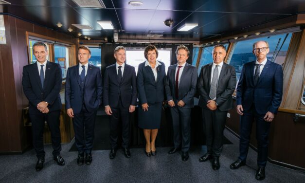 Joint venture Luka Koper-Cma Cgm su logistica automotive<h2 class='anw-subtitle'>Il presidente francese Macron, il premier sloveno Golob e l’ad della compagnia Saadé in visita al porto di Capodistria</h2>