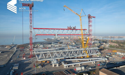 Chioggia, sollevato traliccio della gru da 800 tonnellate<h2 class='anw-subtitle'>Fase cruciale per la prima delle due strutture di Cimolai Technology destinate a Fincantieri (Monfalcone)</h2>