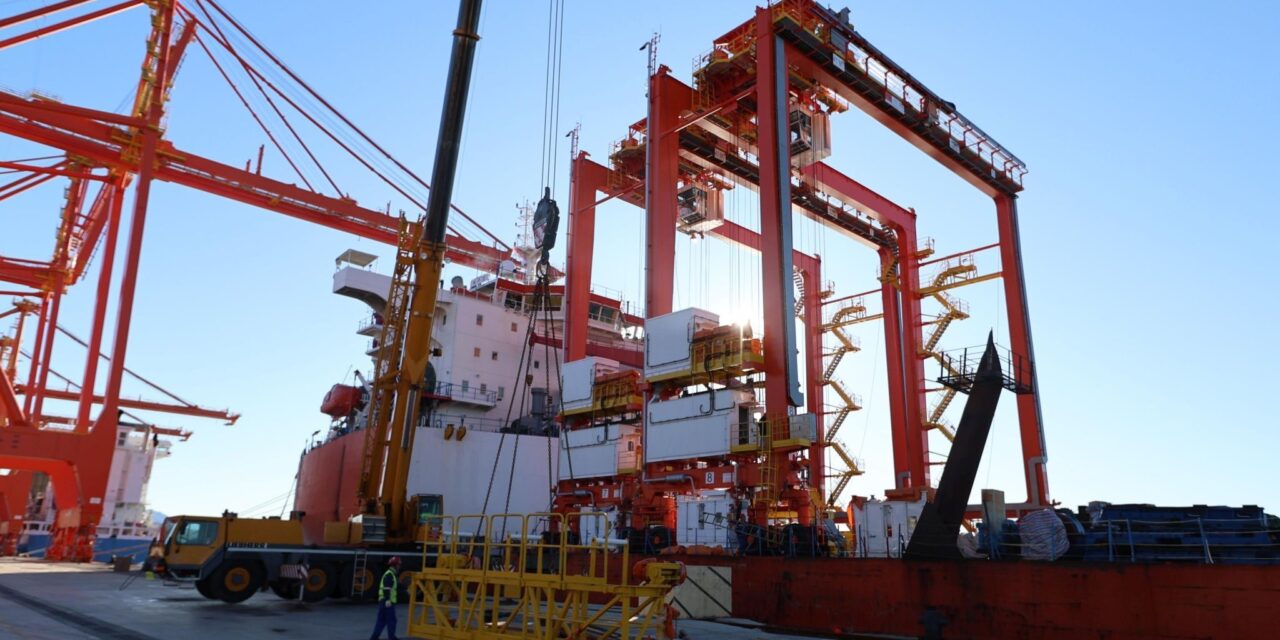 Nuove RTG al porto di Fiume, la Zhen Hua 35 chiude il 2025 sull’Adriatico<h2 class='anw-subtitle'>La nave heavy-lift cinese consegna due gru ad AGCT dopo aver trasportato altre unità anche a Venezia</h2>