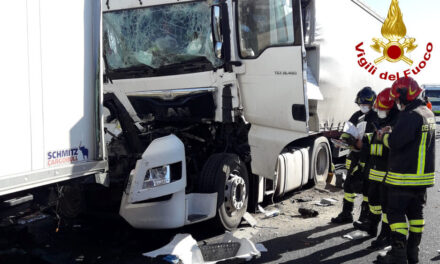 Crash on the A4 between Portogruaro and San Stino, truck driver injured<h2 class='anw-subtitle'>Three HGVs involved and traffic diverted onto the A28 within 10 minutes thanks to the new automatic closure at Portogruaro</h2>