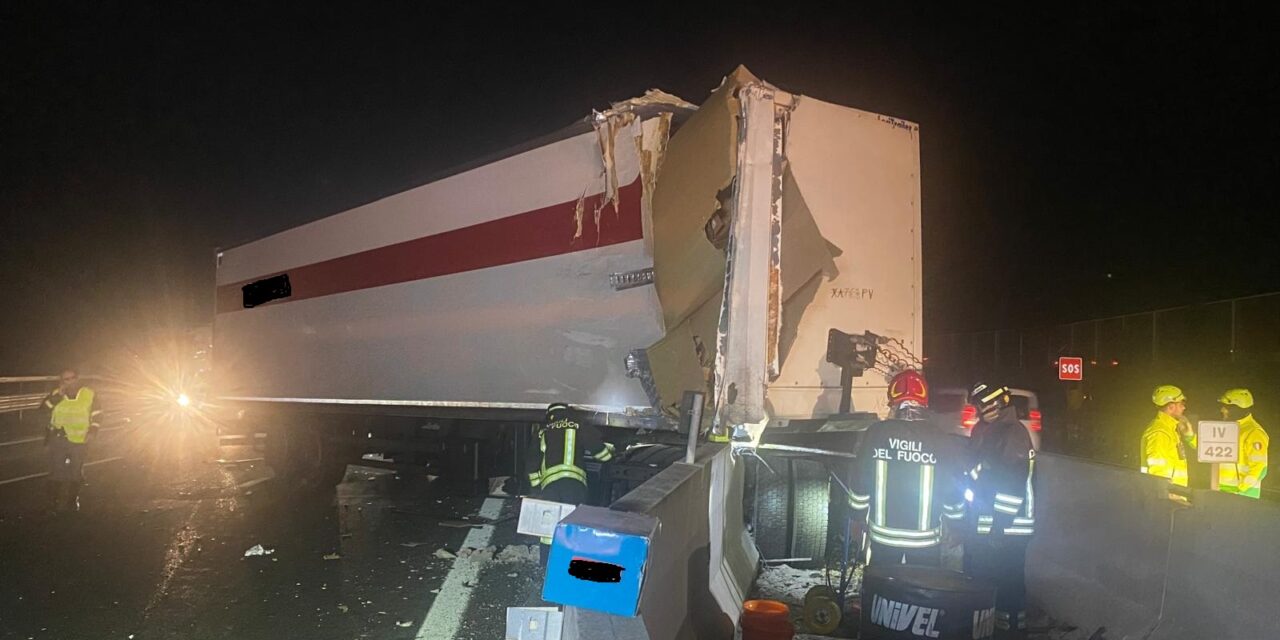 A4 accident: two injured, HGV involved<h2 class='anw-subtitle'>Collision with a van between Meolo and San Donà in the province of Venice: delays towards Trieste</h2>
