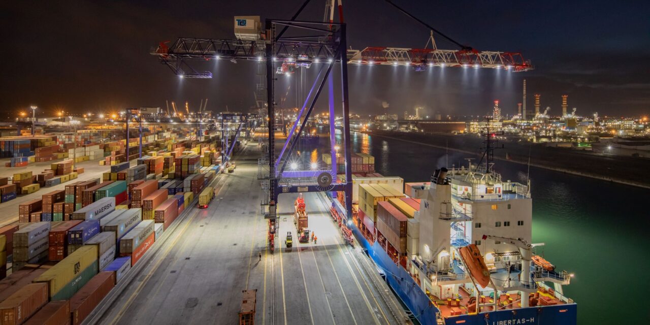 Porto di Ravenna, record storico di traffici nel 2025<h2 class='anw-subtitle'>L'anno si chiude con 28 milioni di tonnellate di merci movimentate: +10% rispetto al 2024</h2>
