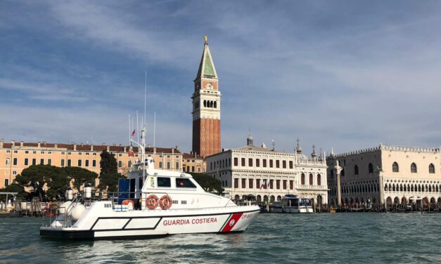 Venezia Coast Guard coordinates offshore medical rescue<h2 class='anw-subtitle'>A seafarer fell ill on board a fishing vessel: taken to hospital</h2>