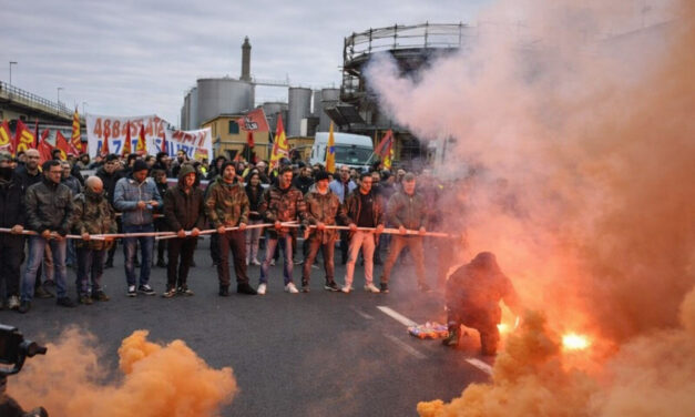 Strike against arms traffic also affects Venice and Ravenna ports<h2 class='anw-subtitle'>Demonstrations initially planned in 21 Mediterranean and Northern European ports are also involving other cities</h2>