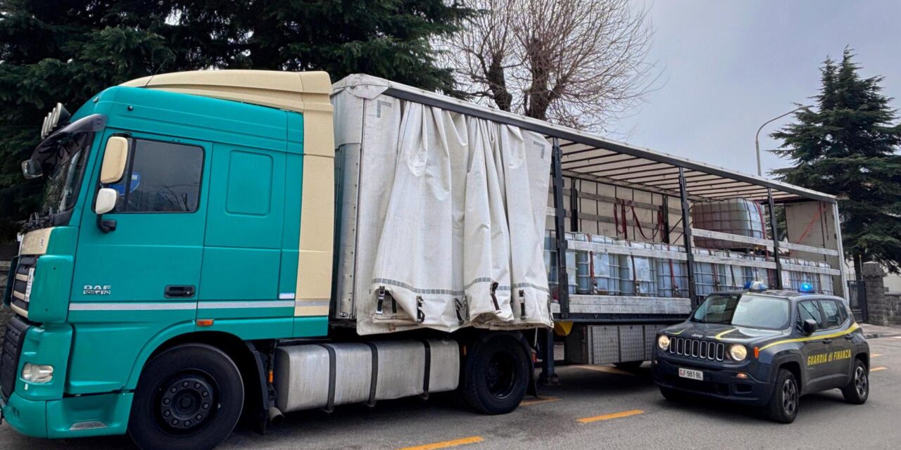 Contrabbando carburanti, maxi sequestro della Gdf a Udine<h2 class='anw-subtitle'>Oltre 420mila litri di prodotti energetici irregolari e 25 denunciati, accise evase per più di 1,1 milioni di euro</h2>