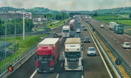 Taglio accise per 20 giorni sui carburanti<h2 class='anw-subtitle'>Il governo riduce il prezzo di benzina e gasolio e introduce controlli contro le speculazioni lungo la filiera</h2>