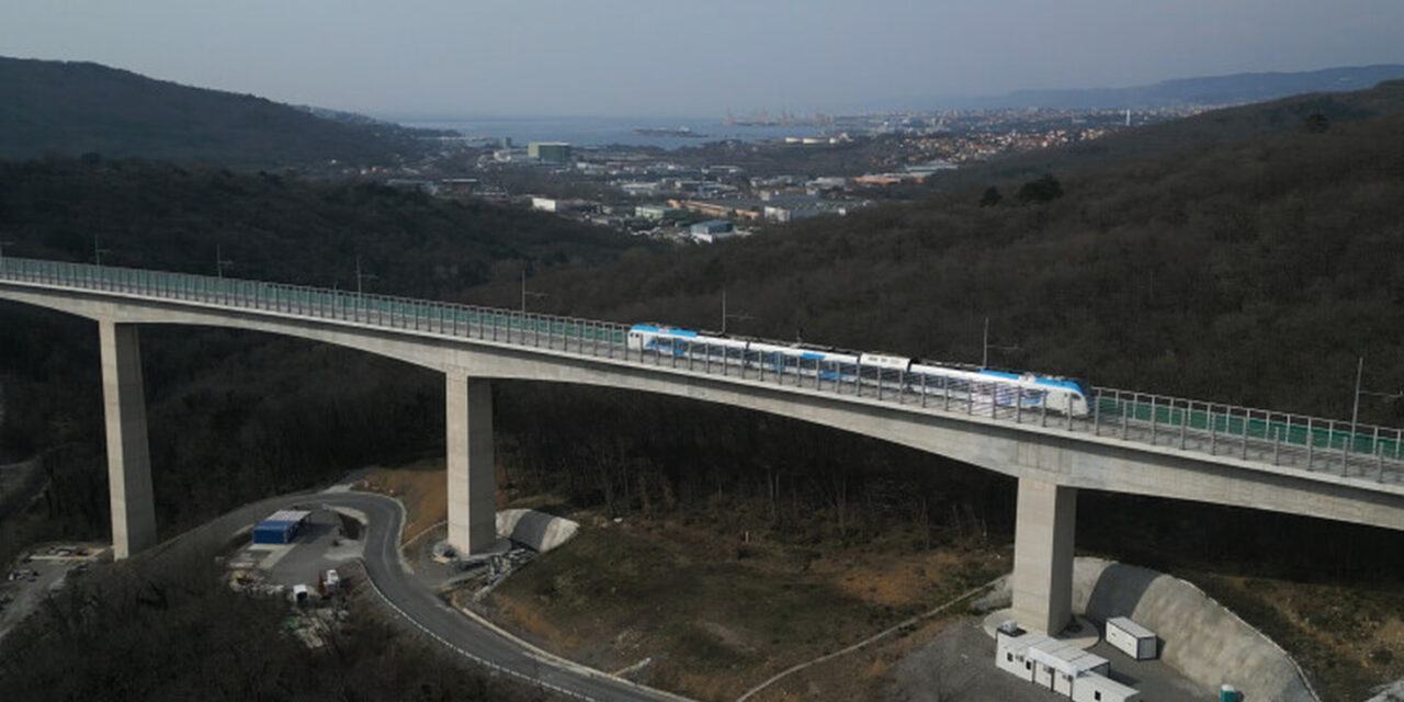 Ferrovia Capodistria-Divaccia: 73 milioni dalla BEI<h2 class='anw-subtitle'>La Banca europea per gli investimenti eroga la seconda tranche del prestito per la nuova linea a servizio del porto</h2>