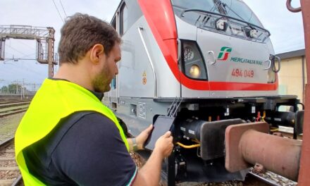 FS Logistix testa il primo smart train<h2 class='anw-subtitle'>Sensori sui carri e 700 unità già digitalizzate: parte la sperimentazione operativa per sicurezza e manutenzione predittiva</h2>