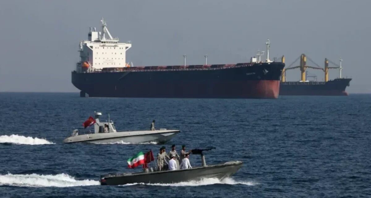 Hormuz, fresh tensions after limited reopening<h2 class='anw-subtitle'>Iranian statements refer to a new closure, but the U.S. and other sources describe the strait as still passable</h2>