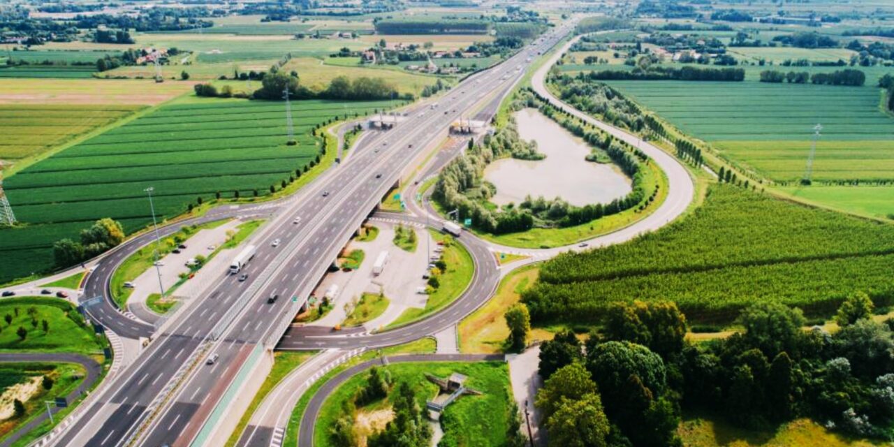 Fuel discount on A4 and A57, CAV cuts prices<h2 class='anw-subtitle'>After Autostrade Alto Adriatico, a 5-cent-per-litre cut at service stations also for the Veneto motorway concessionaire</h2>