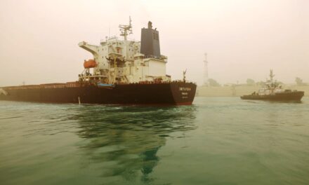 Suez, disincagliata la bulk carrier XIN TAIN YUAN<h2 class='anw-subtitle'>Intervento rapido dei rimorchiatori dell'Authority del Canale evita impatti sul traffico: nave di nuovo in rotta dopo un guasto al timone</h2>