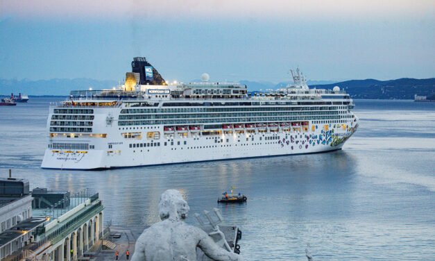 Cruises, Trieste meets the three-ship challenge: over 5,000 passengers<h2 class='anw-subtitle'>Fiery weekend with calls distributed between the city centre and the New Port</h2>