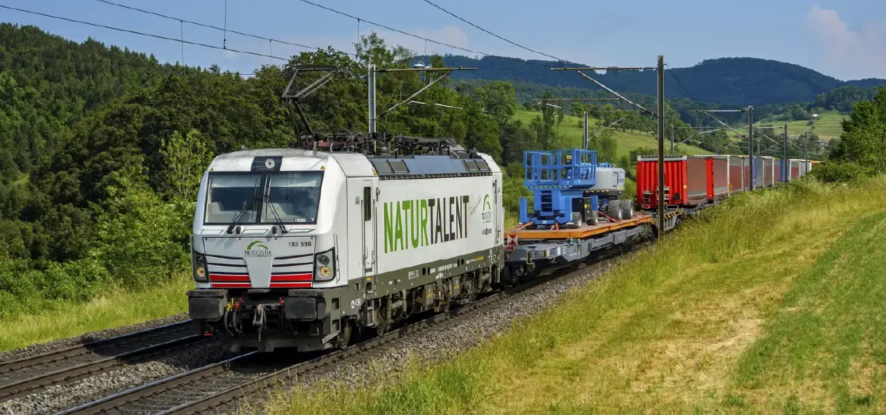 Da FS Logistix nuova soluzione per carichi eccezionali<h2 class='anw-subtitle'>La prima spedizione ha collegato Verona a Rostock. I mezzi fuori sagoma potranno viaggiare sui normali treni intermodali</h2>