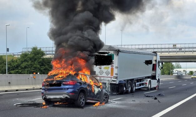 A4 motorway, fatal car-HGV crash<h2 class='anw-subtitle'>Car in flames at kilometre 424 between Meolo and San Donà, driver dead</h2>