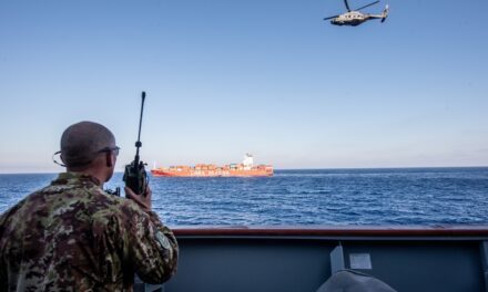 San Marco aboard Jolly Argento: exercise in the eastern Mediterranean<h2 class='anw-subtitle'>Italian Navy marines fast-roped from a helicopter onto Ignazio Messina & C.’s container ship</h2>