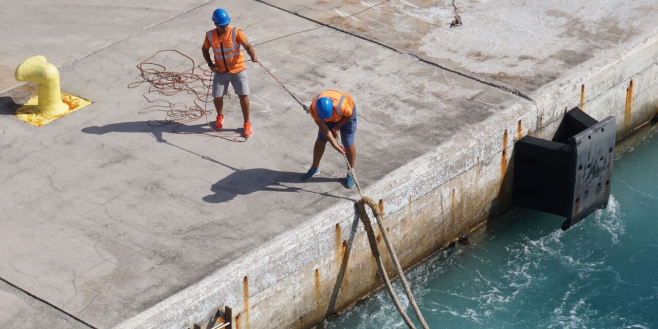 Caldo, i sindacati chiedono tutele anche per i lavoratori dei porti<h2 class='anw-subtitle'>Filt Cgil, Fit Cisl e Uitrasporti Fvg sollecitano la Regione ad estendere l’ordinanza contro i rischi da alte temperature</h2>