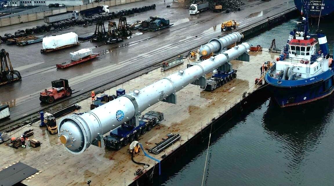 Da Marghera alla Sardegna il project cargo SIMI<h2 class='anw-subtitle'>Le maxi strutture industriali da 190 e 95 tonnellate sono state movimentate via terra e via mare fino alla raffineria Saras di Sarroch</h2>
